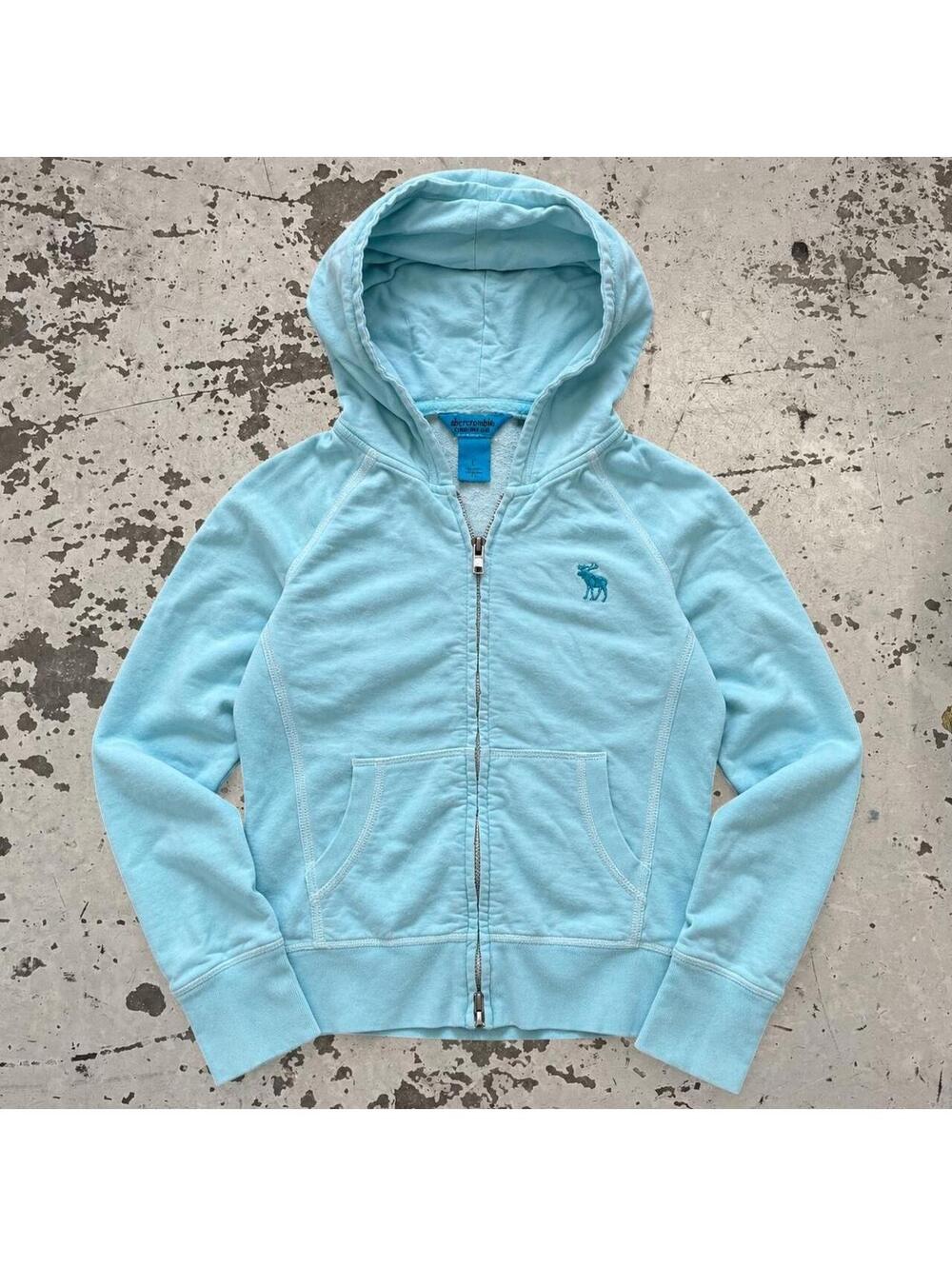 Beautiful vintage Abercrombie and fitch Y2K zip up tight fitting hoodie.